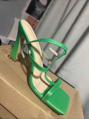 Strappy High Heel Sandals in Green